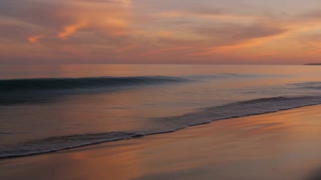 Golden Hour Wave on Still Shore