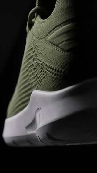 Product Showcase ad style