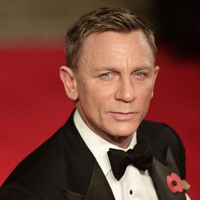 DANIEL CRAIG